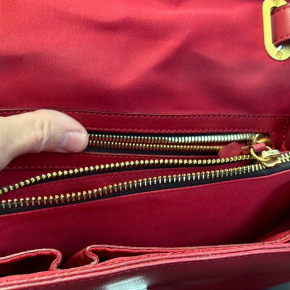 Stunning Leather GAYA Red Crossbody or handbag Bag with Gold Accents - Picture 12 of 15